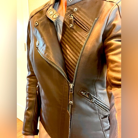 Women’s Leather REV’IT Motorcycle Jacket Size 38 (Small). - Picture 5 of 10